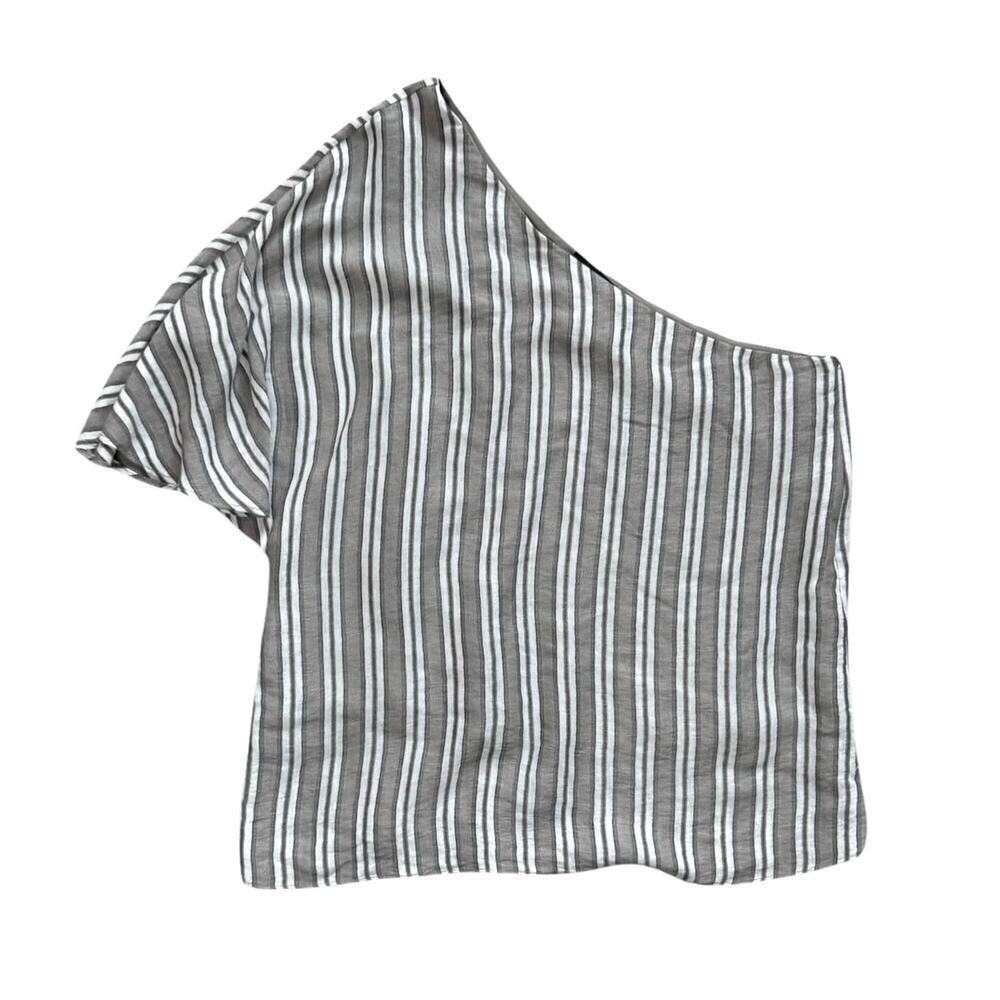Vici One Shoulder One Shoulder Flutter Sleeve Blouse Size L - Picture 3 of 7